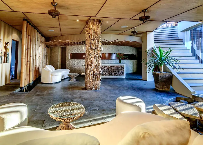 The Griya & Hotel 5*